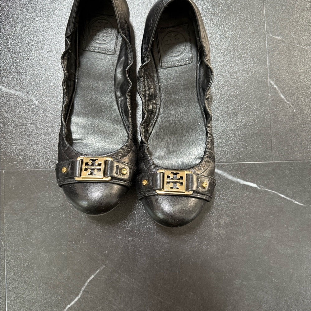 Tory Burch Black Flats with Sleek Design